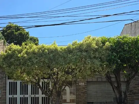 CASA DE 4 AMBIENTES EN VENTA