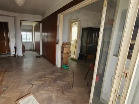 Departamento 4 ambientes  venta Palermo a reciclar piso alto