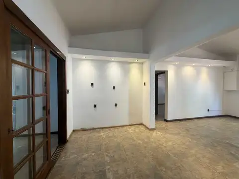 Casa en Alquiler con 1 cochera