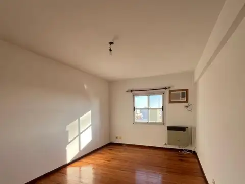 DEPARTAMENTO EN ALQUILER ZONA CENTRICA CON COCHERA