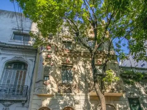 Casa de 3 Plantas con Patios y Terraza - 505m² - Congreso - Pensión/Hotel - Escuchan ofertas