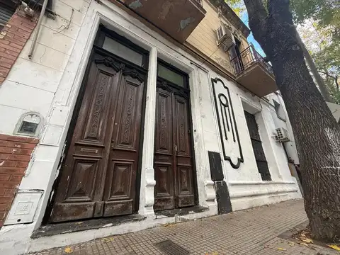 VENTA CASA 9 AMBIENTES HISTORICA - FLORESTA