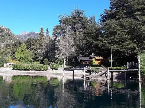 Casa con acceso al Lago Moreno en  Colonia Suiza - Bariloche