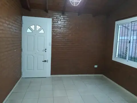 PH 2 AMBIENTES EN ALQUILER LOMAS DE ZAMORA CON COCHERA SIN EXPENSAS