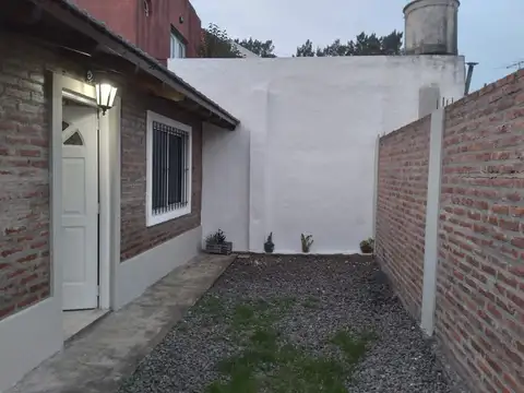 Depto Tipo Casa en Alquiler de 2 ambientes