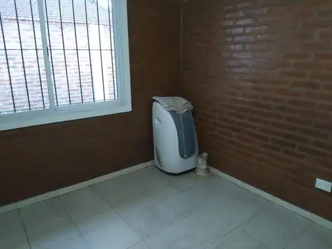 Depto Tipo Casa en Alquiler con 1 cocheras