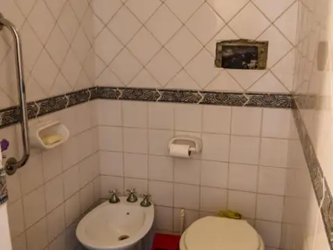 Casa  de tres ambientes en venta en Haedo Chico