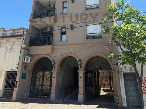 Depto. (tipo duplex) de 2 dormitorios y 2 baños en venta, Brio. Constituyentes, Santa Fe.