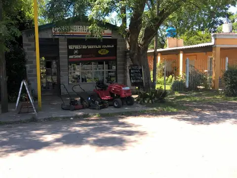 Casa en venta - 3 Dormitorios 2 Baños - 1.700Mts2 - Moreno