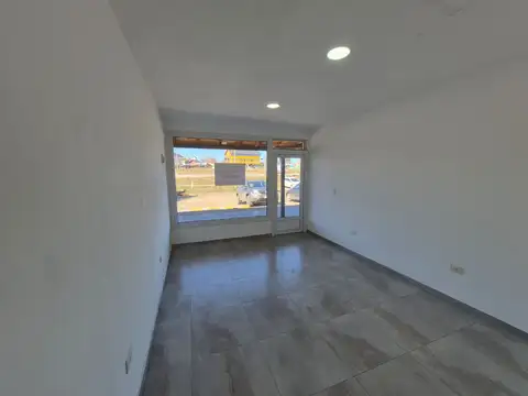 Local en Alquiler en Dina Huapi, $ 700.000