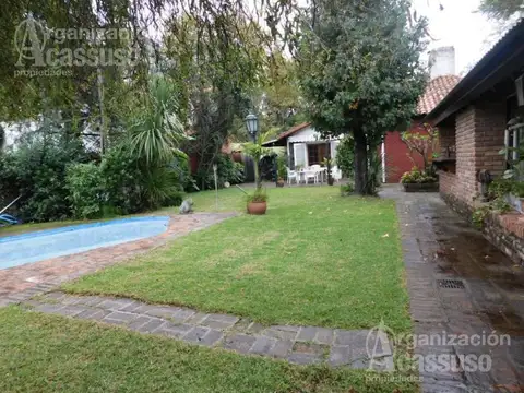 Excelente Esquina Comercial en Alquiler - LOTE / CASA - Punta Chica