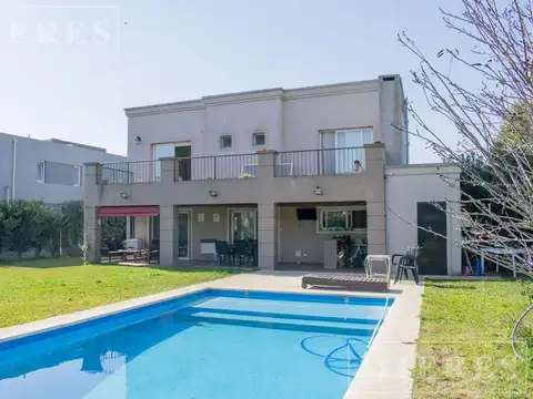 Casa en venta sobre lote interno en barrio Atardecer Haras Santa Maria, Loma Verde