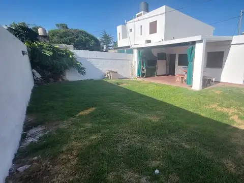 Casa 5 ambientes con 1 baño