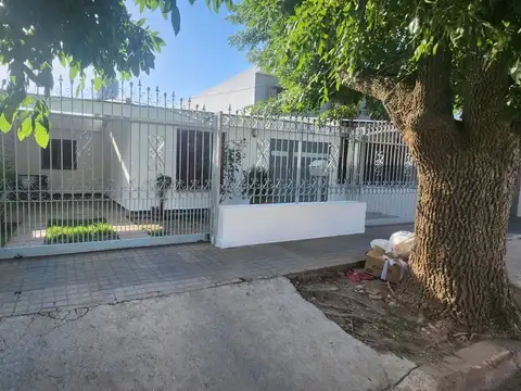 VENTA CASA 3 DORMITORIOS CON COCHERA MARCOS SASTRE
