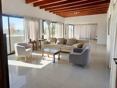 CASA ALBA DE TANQAY RUSSELL MAIPU MENDOZA