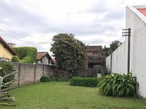 Terreno en Venta en Villa Luzuriaga, USD 185.000