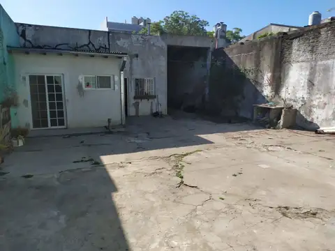 OPORTUNIDAD LOTE CONSTRUCTOR SOBRE TRIUNVIRATO