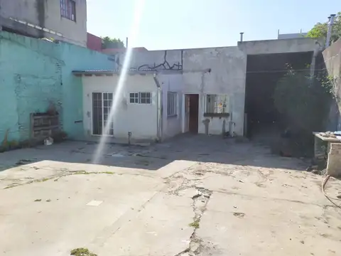 Terreno en Venta en Villa Luzuriaga, USD 89.000