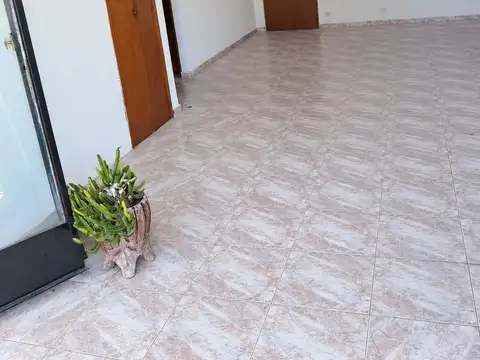 Sanabria 2600, Piso 1