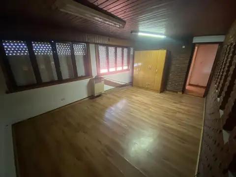 Casa 7 ambientes con 4 baños