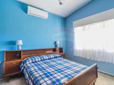 Casa 7 ambientes con 2 baños