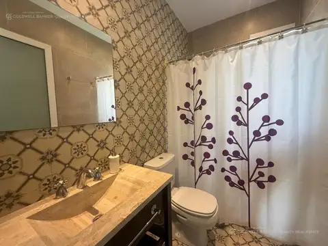 Casa 4 ambientes con 3 baños