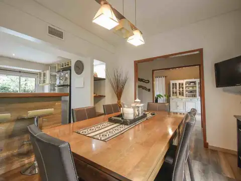Casa en Venta en Solar Del Bosque, USD 230.000