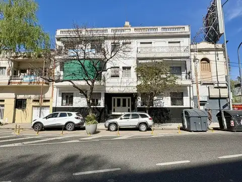 Impecable Depto en PB con 2 Patios – Ambientes Amplios y Luminosos – ¡Ideal Inversión o Primera Vivienda!