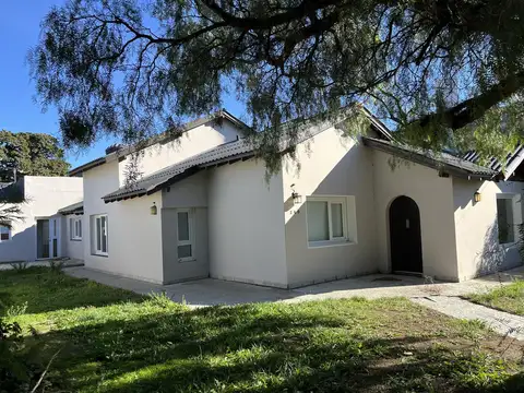 Amplia Casa con Jardín y Pileta – Ideal para la Familia