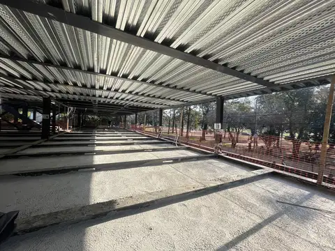 Oficina en Venta con 5 cocheras