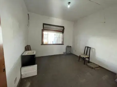 Hipólito Yrigoyen 1071