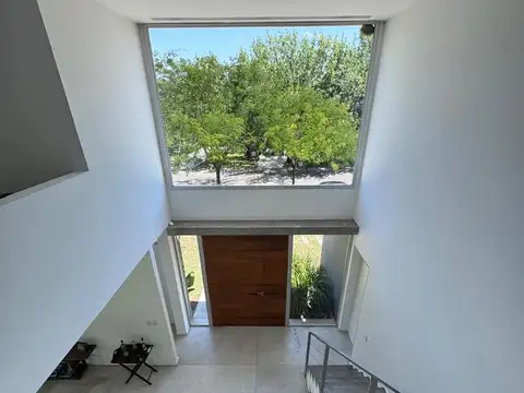 Venta Casa 6 Amb Barrio El Encuentro Tigre