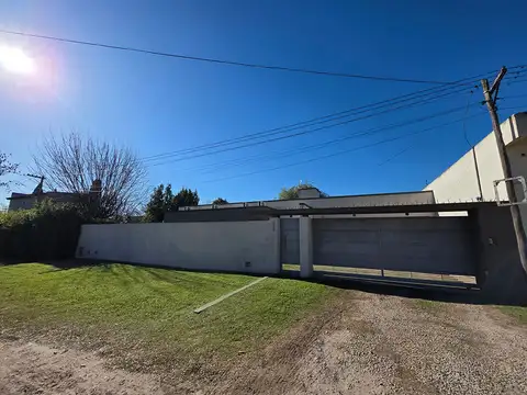 Casa 7 ambientes con 3 baños