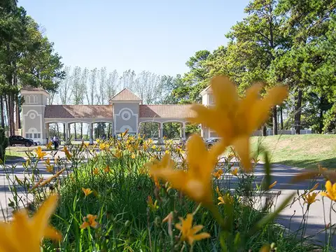 Terreno en Venta en Los Pinares Country Club, USD 25.000