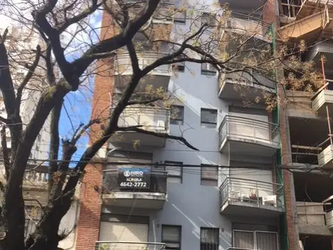 2 amb. al frente con balcón