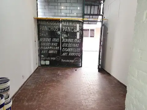 Local en Venta Via Púb.