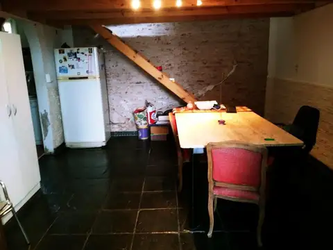 Casa 6 ambientes con 2 baños