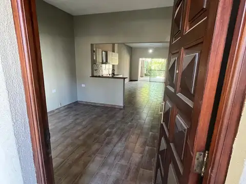 Depto Tipo Casa en Alquiler de 2 dormitorios