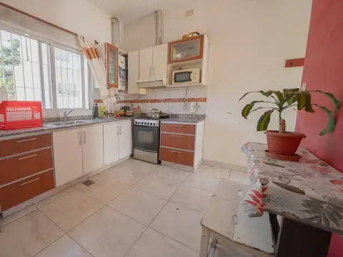 Depto Tipo Casa en Venta de 3 ambientes