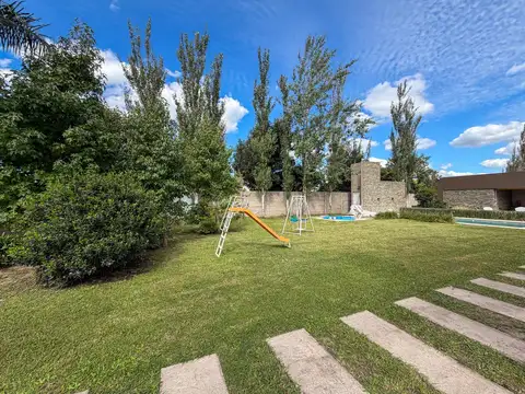 Casa quinta moderna en Susana