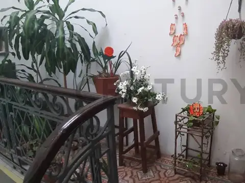 Depto Tipo Casa en Venta 63 años
