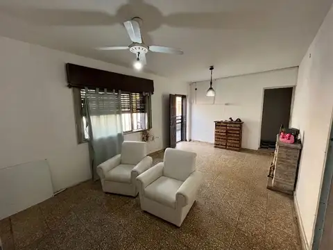 CASA EN VENTA 4 DORMITORIOS BARRIO JORGE CURA