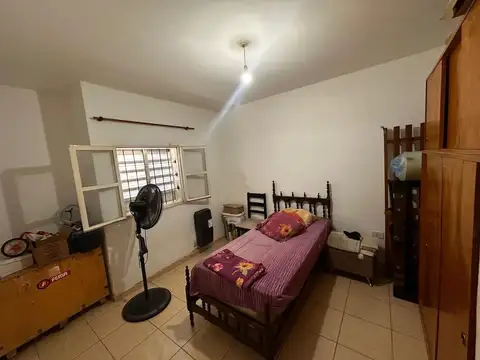 VENTA CASA 2 DORM BARRIO PARQUE MONTECRISTO