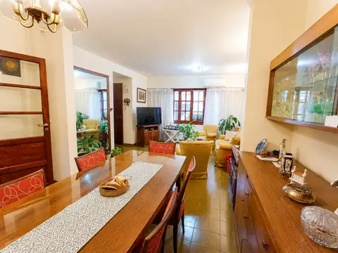 Casa 5 ambientes con 3 baños