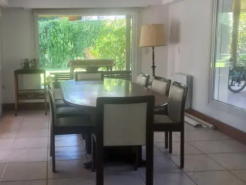 Casa 7 ambientes con 6 baños