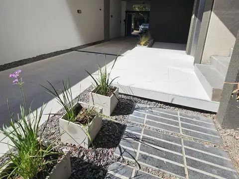 EXCELENTE 2 AMB A ESTRENAR