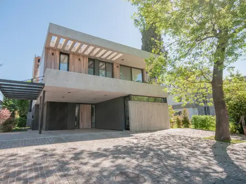 Casa en Venta en Quilmes, USD 698.000