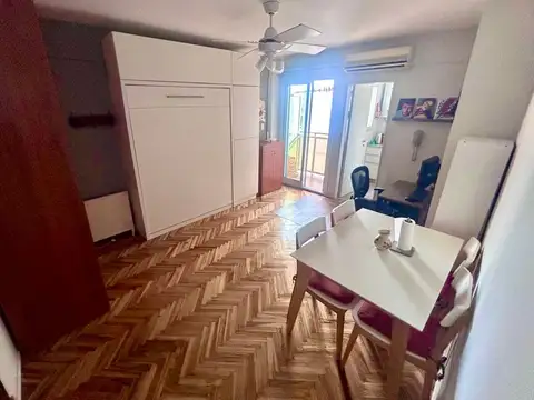 Venta monoambiente impecable - balcón - almagro