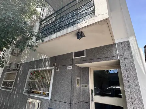 MUY LINDO DEPARTAMENTO PISO 3ro POR ESCALERA LUMINOSO