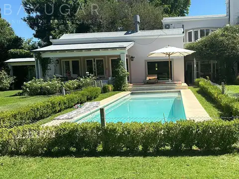 Venta Gran Casa en Chacras de Murray - Pilar